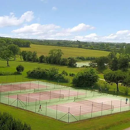 酒店 In France With Private Pool And Golf Views 3*