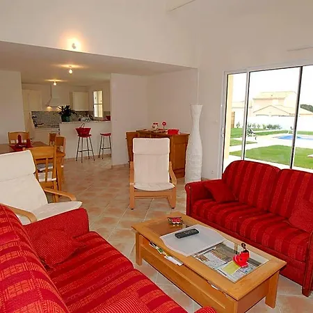 酒店 In France With Private Pool And Golf Views