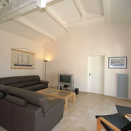 In France With Private Pool And Golf Views 3*