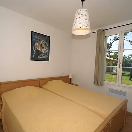 In France With Private Pool And Golf Views 酒店 3*