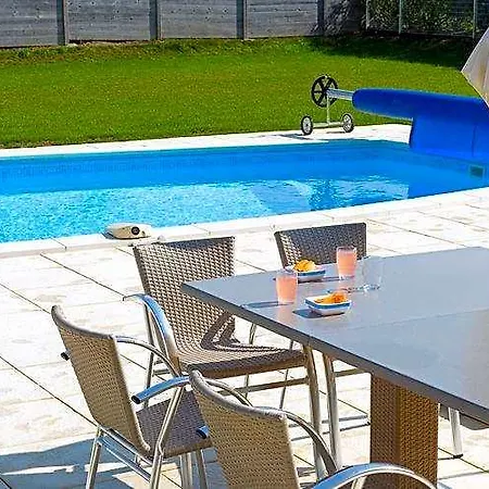 In France With Private Pool And Golf Views 3* 圣吉尔-克鲁瓦德维